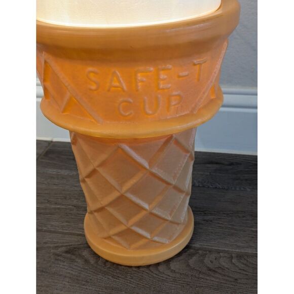 SAFE-T CUP Display, 27" Tall Lighted Ice Cream Cone Blow Mold WORKS!  RARE!! - Picture 2 of 5